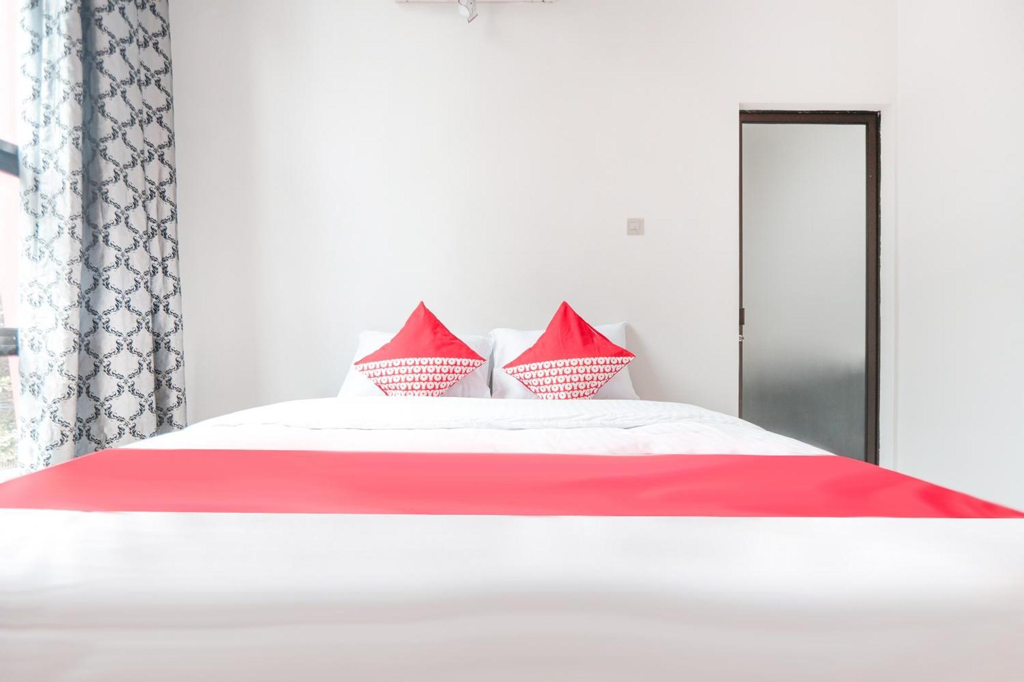 Oyo 148 Cempaka Place Homestay Cakarta Dış mekan fotoğraf