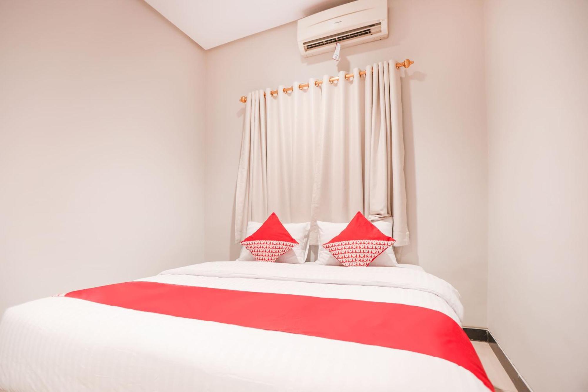 Oyo 148 Cempaka Place Homestay Cakarta Dış mekan fotoğraf