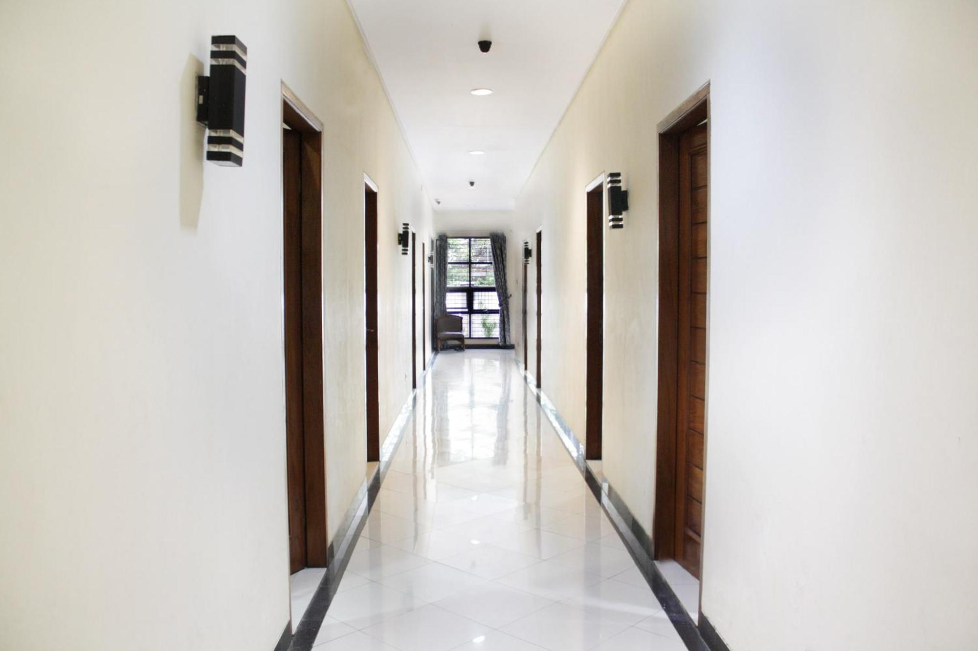 Oyo 148 Cempaka Place Homestay Cakarta Dış mekan fotoğraf