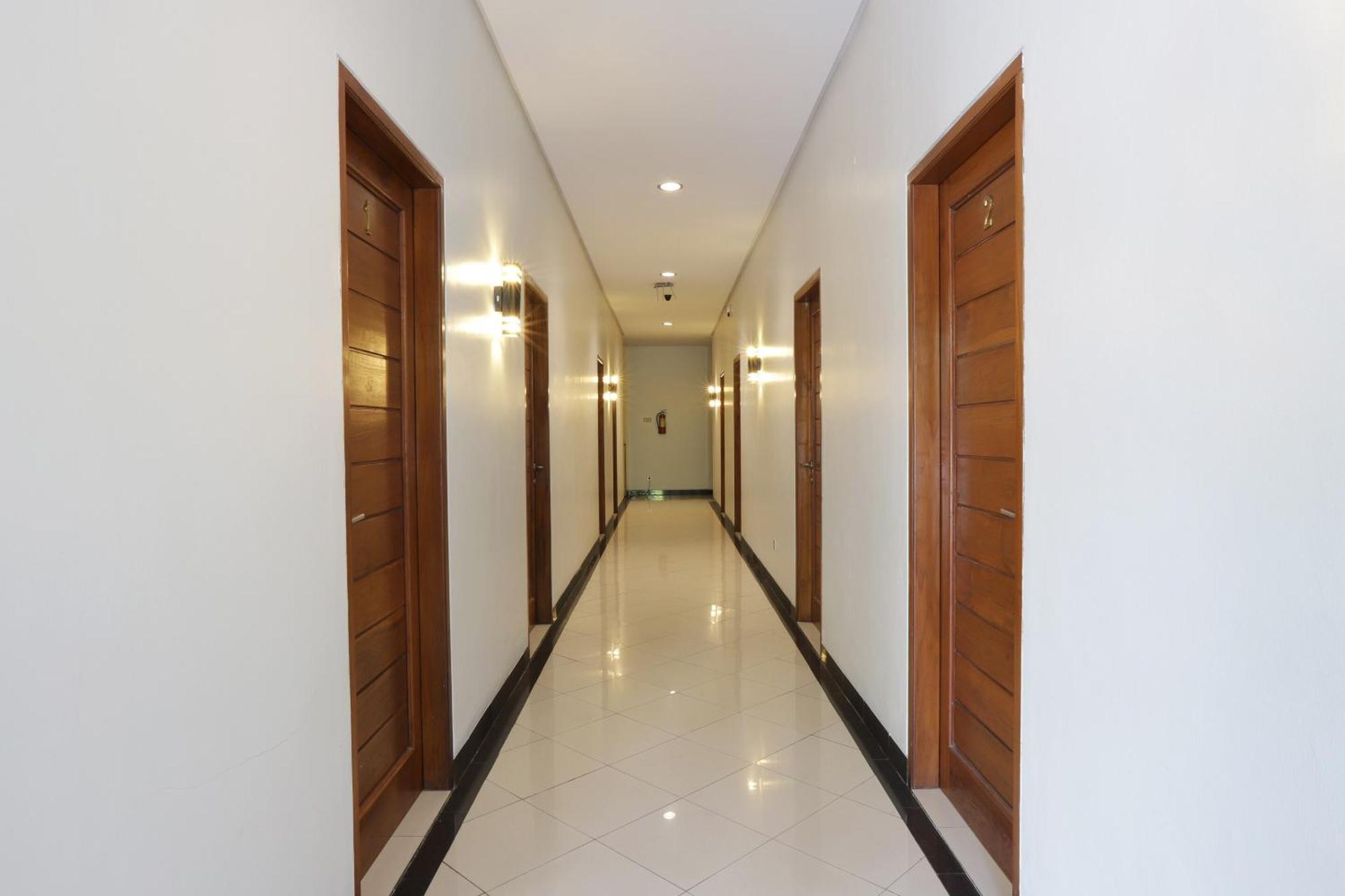 Oyo 148 Cempaka Place Homestay Cakarta Dış mekan fotoğraf